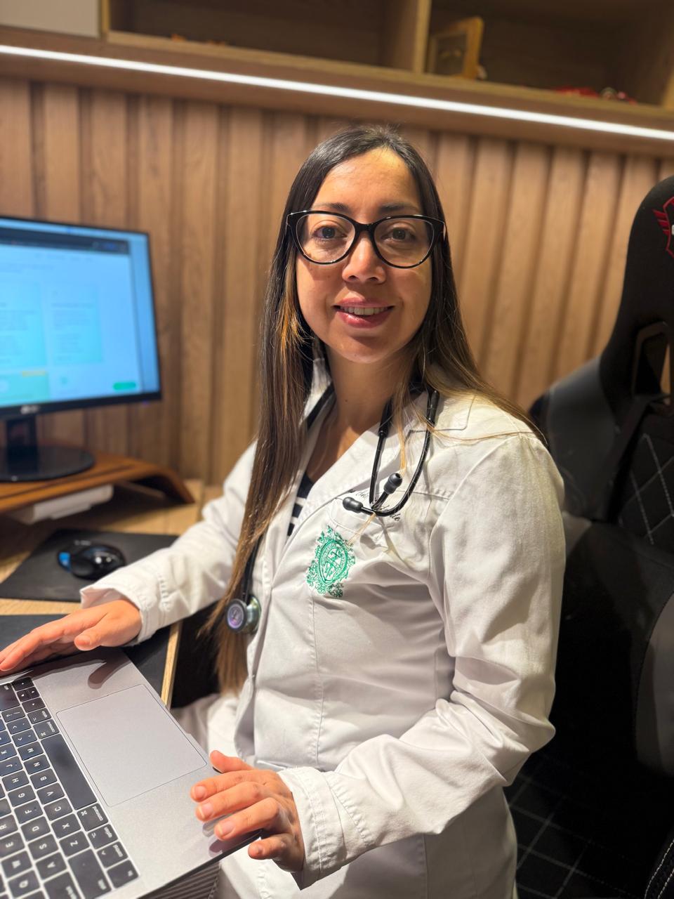 Dra. Eliana Melo - Médico especialista en medicina natural